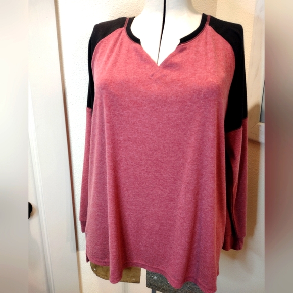 AYIFU Tops - AYIFU Baseball Style T Shirt 3X Plus Woman's [EUC]